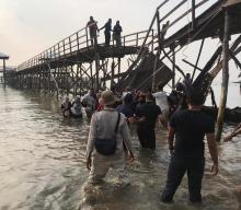 Asik Selfie, Jembatan Ambruk, Belasan Wisatawan Terluka di Nongsa