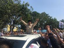 Ribuan Massa Pendukung Sambut Prabowo di Ocarina Batam