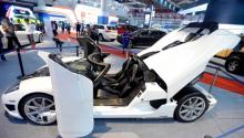 Booth Ini Memasarkan Mobil Super Bekas, Berapa Harganya?