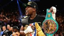 Menang Lagi, Mayweather Akhiri Karier dengan Rekor Tanding 49-0
