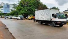 Sopir Truk Rela Antre Demi Peroleh Kartu BBM