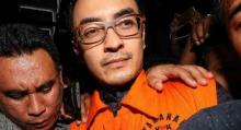 Zumi Zola Dijebloskan ke Sel Tahanan KPK dengan Wajah Murung