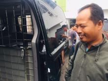 Dijebloskan ke Penjara, Eks Kepala SMKN 1 Bintan Malah Senyum