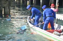Satpolair Polres Tanjungpinang Panen Sampah