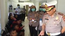 Halte Bus di Batam Disemprot Disinfektan