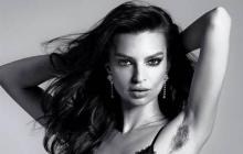 Tampil Sensual, Foto Emily Ratajkowski Pamerkan Bulu Ketiak
