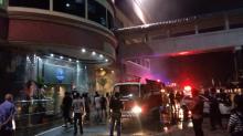 Api di Planet Holiday Hotel Batam Belum Berhasil Dipadamkan
