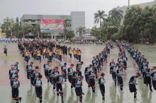 Semangat Gemu Famire di Batam, Menari di Bawah Guyuran Hujan