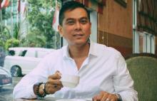 Glamornya Sanusi, Pemilik Mobil Mewah Mercedes S-Class, Range Rover, Jaguar, Alphard  