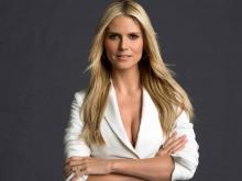 Main ke Pantai, Heidi Klum Lebih Nyaman Tanpa Busana 