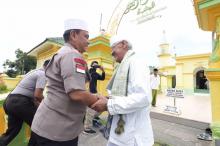 Salat Jumat di Pulau Penyengat, Kapolda Kepri: Sambil Silaturahmi Kamtibmas