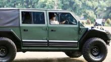 Mengintip Aksi Menhan Prabowo Tunggangi Rantis Produksi Pindad