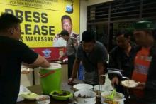 Kantor Polisi di Makassar Sediakan Sahur Gratis Bagi Warga Selama Ramadan