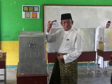 Ini Harapan Ilyas Sabli Usai Mencoblos di TPS