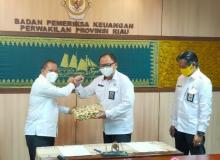 Meranti Jadi Daerah Pertama di Riau Serahkan LPKD ke BPK RI