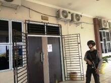 Dikawal Polisi Bersenjata, KPK Geledah Ruangan Kadisdik Kepri Muhammad Dali