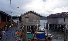 Mengintip Rumah Kayu Nelayan Abu Bakar Penyuap Gubernur Kepri 