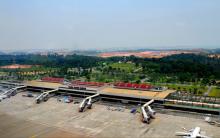 Pengerjaan Apron Bandara Hang Nadim Siang Malam