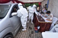 Polda Kepri Gelar Drive Thru Rapid Test Covid-19 dan Bakti Sosial