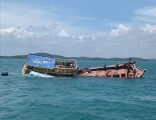 Kejari Batam Tenggelamkan 10 Kapal Ikan Asing Ilegal di Perairan Galang