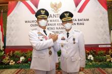 Dilantik Jadi Wali Kota Batam, Rudi-Amsakar Dapat Perintah dari Gubernur Kepri Ansar Ahmad