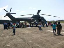 Warga Ranai Serbu Jet Tempur dan Super Puma