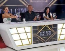 Usai Foto Hot dengan Pasha, Angel Karamoy Tertangkap Kamera Bareng Ahmad Dhani  