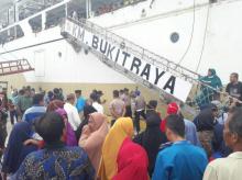 Nasib Jenazah ABK KM Bukit Raya Terjangkit Corona, Dikuburkan Malam Hari