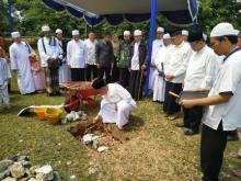 `Polibatam Berdzikir` Tandai Peletakan Batu Pertama Masjid Politeknik Batam