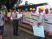 Buruh Tambang Granit KDH Galau Perusahaan Pailit