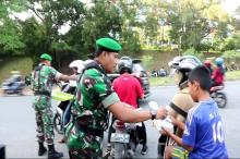 Puluhan Tentara Hentikan Pengendara di Depan Kodim 0316/Batam