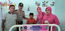 Alhamdulillah.. Makasih Pak Polisi, Anak Saya Mau Disunat