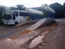 Akses Jalan Terminal Jodoh Rusak, Warga: Kalau Hujan Becek