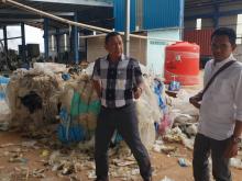 Pemko Batam Segel Pabrik Daur Ulang Plastik di Tanjunguncang