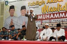 Diisi Tausyiah Ustaz Kondang, Sekda Kepri Ajak Jemaah Hadiri Maulid Nabi di Dompak