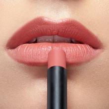 Tips Lipstik Cerahkan Bibir Hitam Lebih Merona