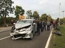 Video: Warga Selamatkan Wanita Hamil Usai Ditabrak Avanza di Bintan