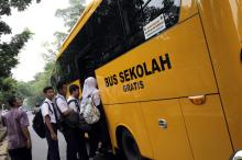 Hampir 2 Tahun, Bus Sekolah di Desa Limbung Lingga Mangkrak