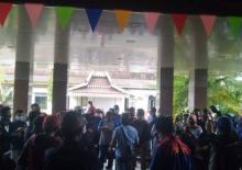 Demo Memanas, Buruh Batam Gebrak Meja Kantor Disnaker