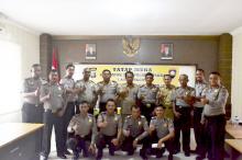Polisi di Lingga Diam-diam Jadi Petani