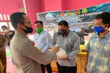 Polres Natuna Salurkan 10 Ton Beras Untuk Warga Terdampak Covid-19