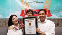 Usia 2 Tahun, Balita Ini Sudah Bisa Baca Tulis, MURI Beri Penghargaan