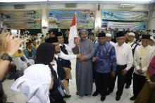 Ini Pesan Anggota DPR untuk Jamaah Kloter 1 Embarkasi Batam