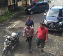Tertangkap OTT, Begini Gaya Santai Pegawai Syahbandar Tanjungpinang