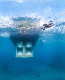 Pesona Kamar Bawah Laut Manta Resort