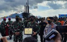 Panglima TNI Resmikan Kapal Selam KRI Alugoro-405 di Natuna