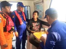 Nelayan Karimun Makan Beras Mentah Demi Bertahan Hidup di Tengah Laut