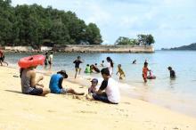 Tanjung Pinggir Ramai Dikunjungi Warga Isi Libur Lebaran
