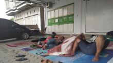 Takut Penjarahan, Warga Palu Pilih Tidur di Teras Rumah