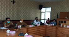 Guru Dipecat Usai Posting Gaji Rp 700 Ribu Adukan Nasib ke DPRD 
